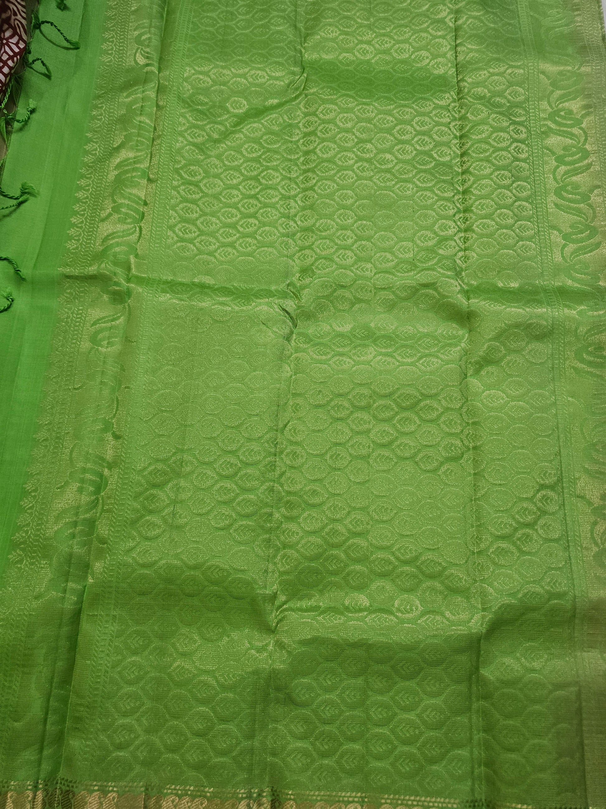 A3- Parrot Green Pure Soft Silk Saree - Majos