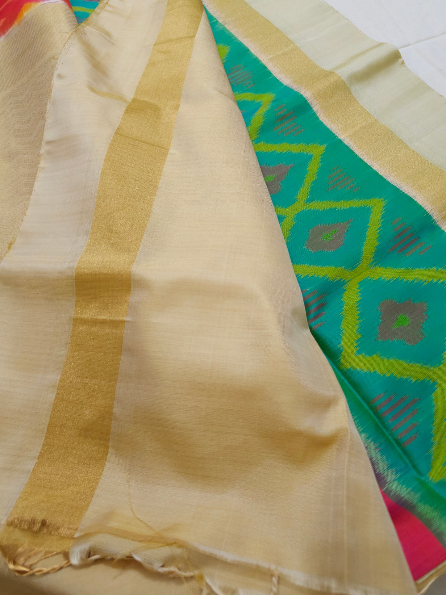 A6- Pochmpally Ikat pure soft silk saree - Majos